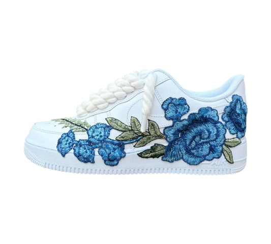 NIKE AIR FORCE 1 LOW ‘07 WHITE BLUE / ROSE ROPE LACES